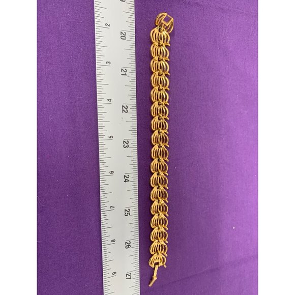 Trifari Gold Tone 7 Inch Mid Century Modern Fold Over Clasp 7.5" Bracelet - Picture 4 of 7
